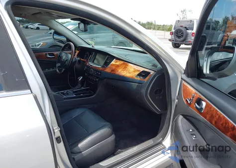 2016 Hyundai Equus Signature z USA, uszkodzony, nr VIN KMHGH4JH8GU101000